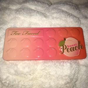 TOO FACED SWEET PEACH PALETTE! Barely used !
